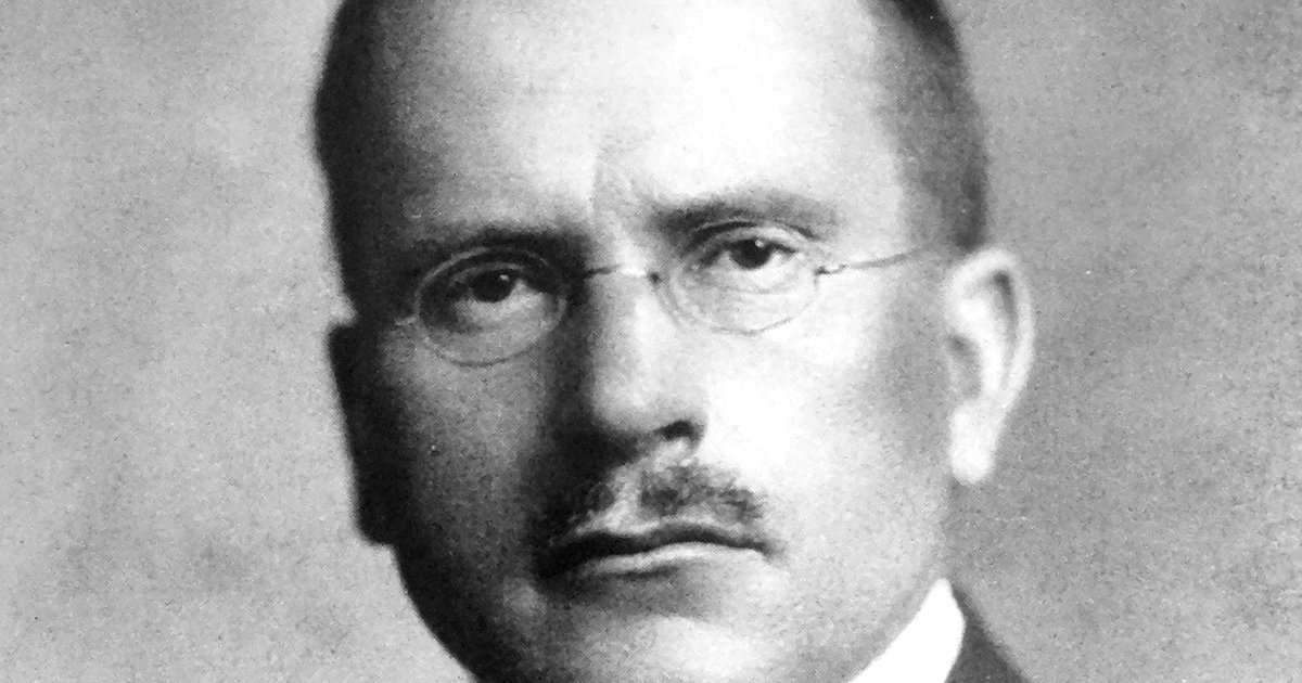 Fotografia em preto e branco de Carl Gustav Jung. Capa do ensaio Por que Jung continua de pe.